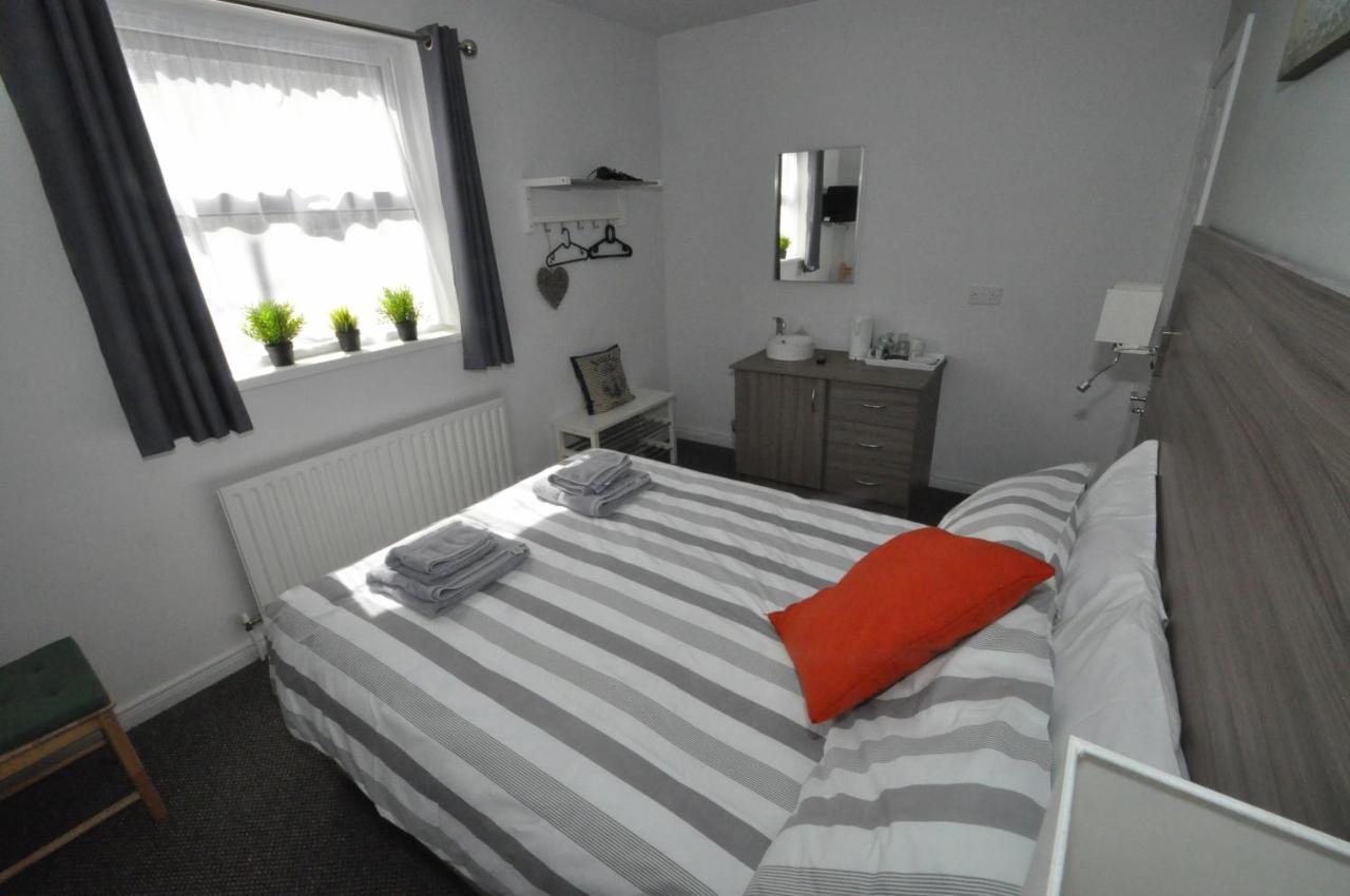 Causeway Bay Guesthouse Portrush Exterior photo